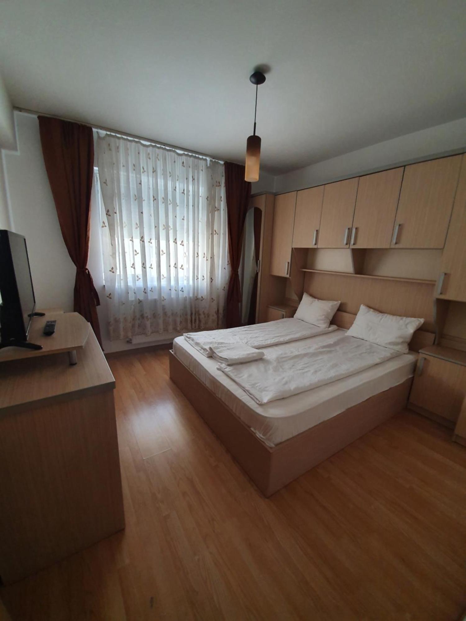 Urban Retreat Luxury Hideaway Apartamento Oradea Exterior foto