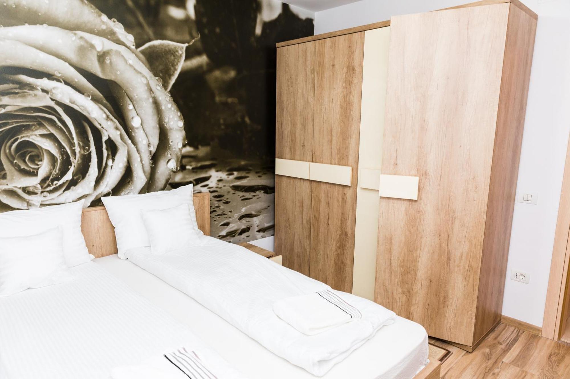 Urban Retreat Luxury Hideaway Apartamento Oradea Exterior foto